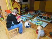 Čtení s babičkou ve školce